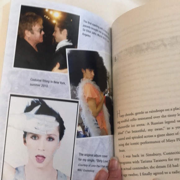 ⚡️FINAL PRICE⚡️ Johnny Weir “Welcome To My World” book - Picture 6 of 11